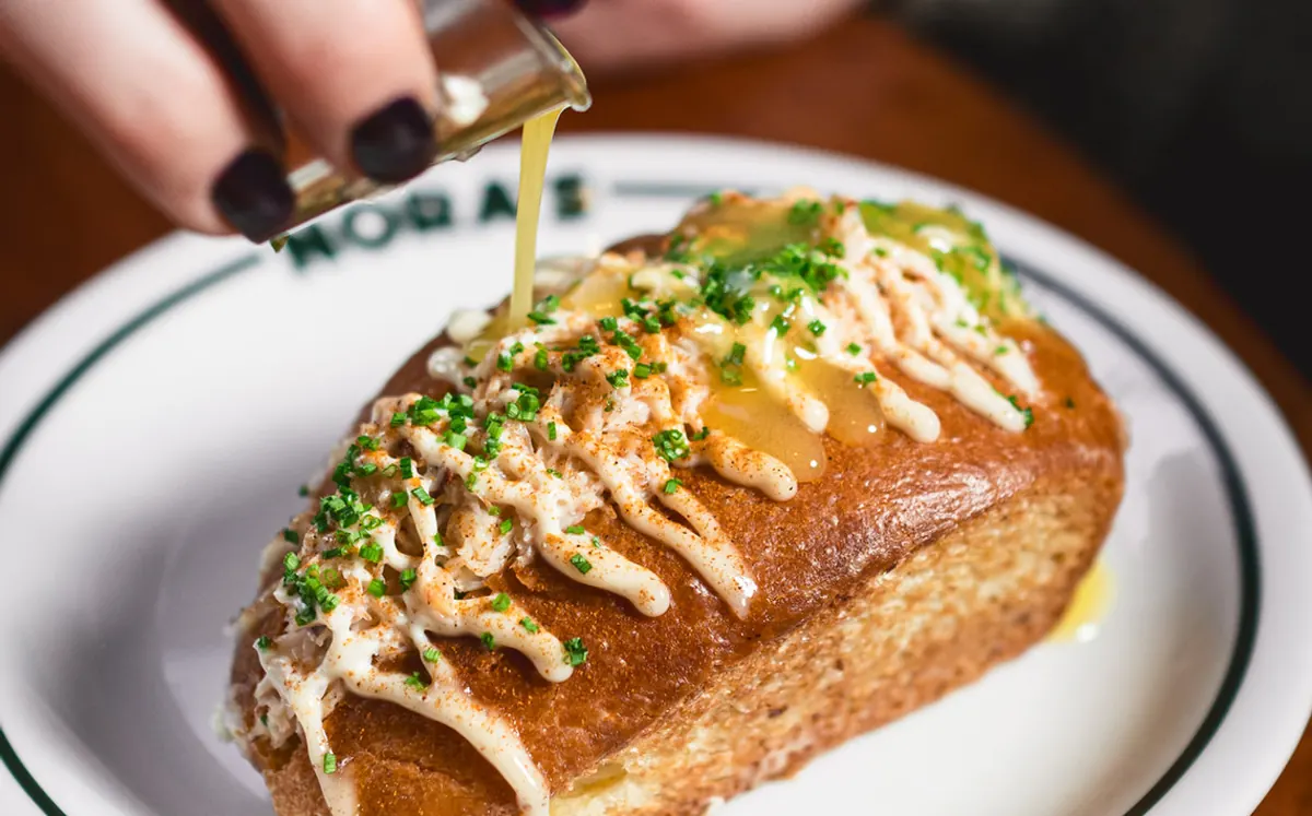Crab roll in toasted brioche
